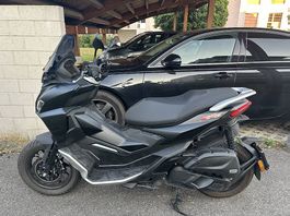 Aprilia SR GT 125 - Très bon état -négociable