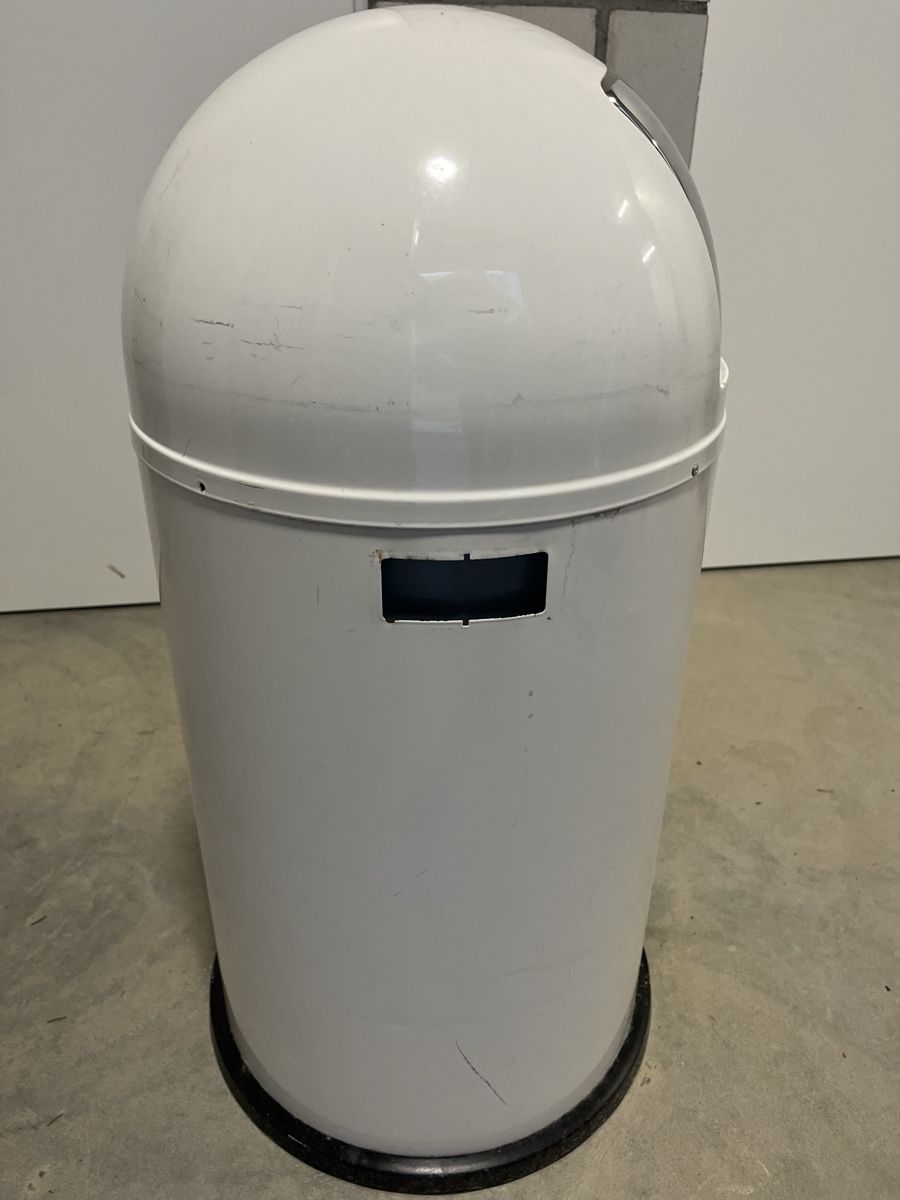 Wesco Cestini per rifiuti: Mülleimer Wesco Swing-Bin Retro Weiss mit Einsatz
51 – Usato da Bolligen venduto da Ronron_23 1
