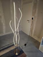Moderne LED-Stehleuchte - sehr hell und dimmbar