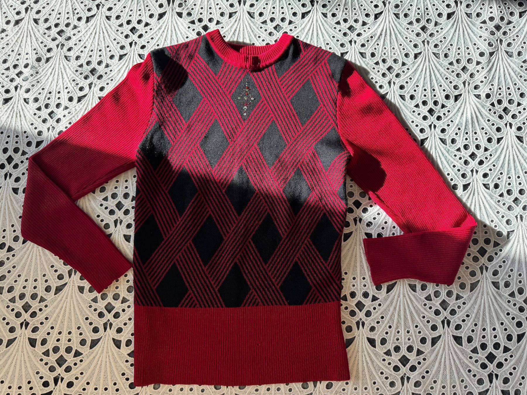 Maglioni & Felpe: Roter Vintage Strickpullover mit Muster Grösse S – Usato da Frenkendorf venduto da Style365 3