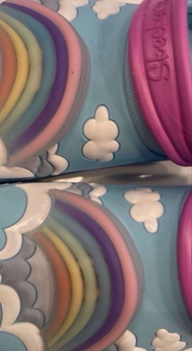 Skechers Scarpe per ragazzi: Skechers Kinder Clogs Regenbogen Wolken Hellblau Gr. 33 – Nuovo (secondo la descrizione) da Freidorf TG venduto da nad_fxh7 2
