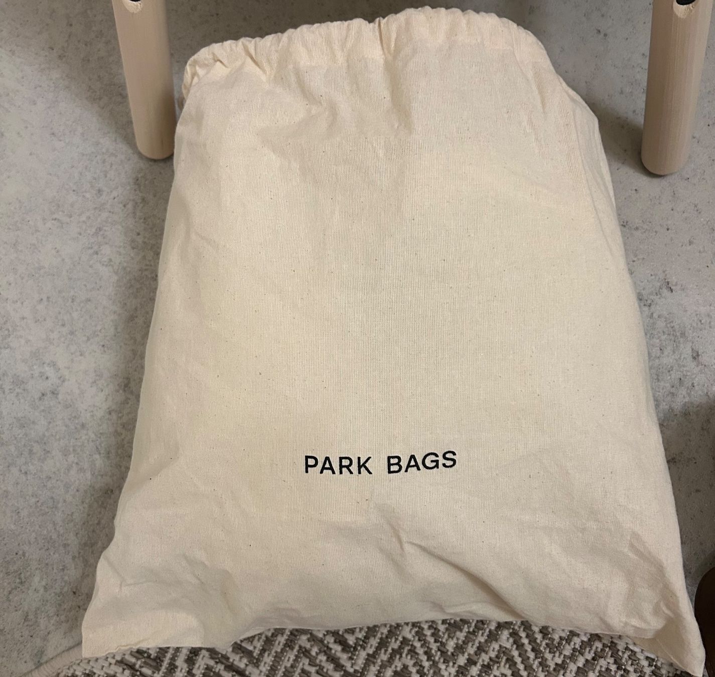 Taschen für Damen: Park Beuteltasche, NP 329Fr. – Gebraucht aus Diegten von ste_pvd5 2