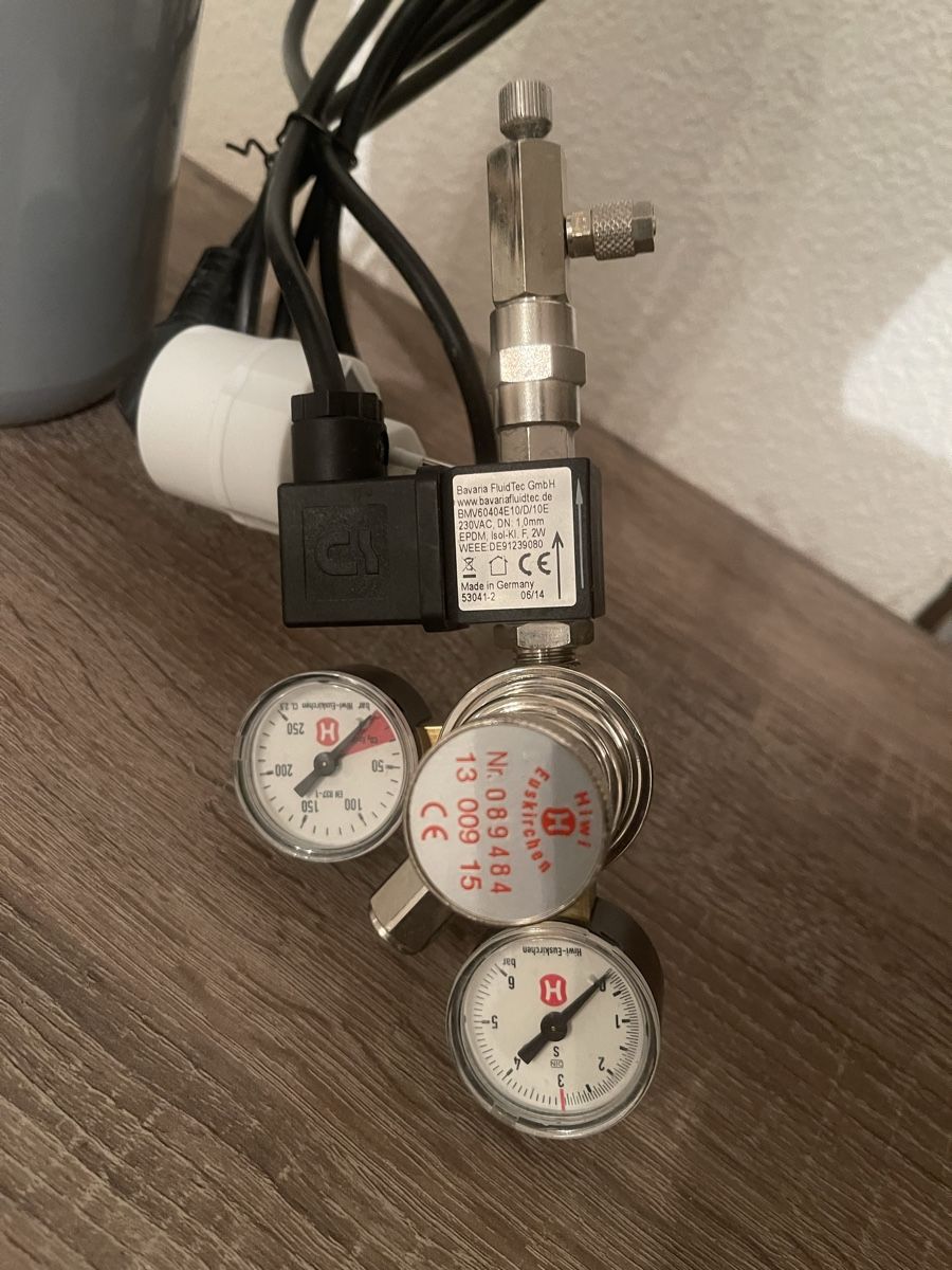 Tutte le decorazioni: Aquarium Co2 Anlage – Usato da Hinwil venduto da ron_t8wh 1