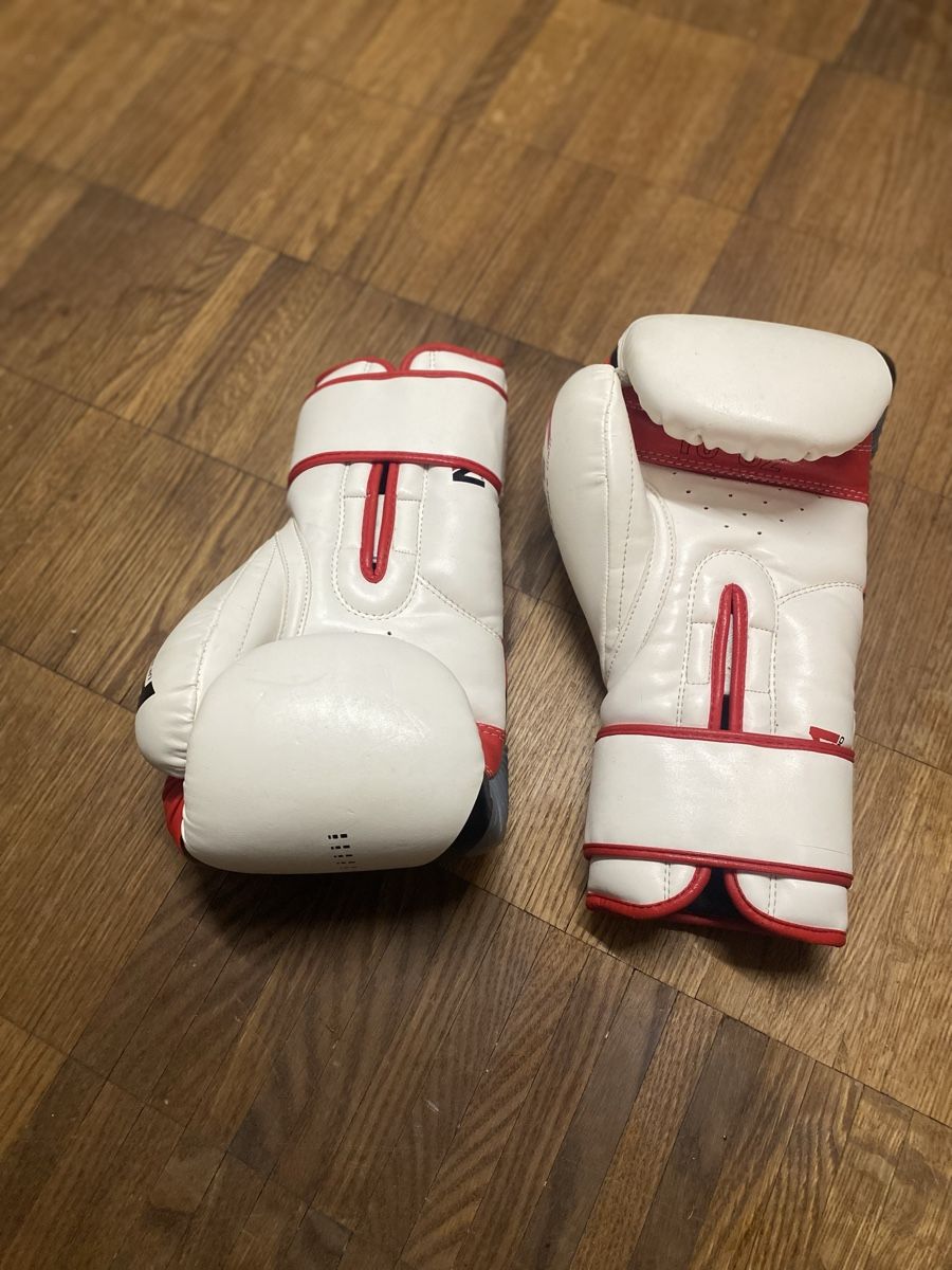 Handschuhe & Handstulpen: Boxhandschuhe RDX Grösse 10oz neuwertig – Gebraucht aus Winterthur von Neribaeri 1