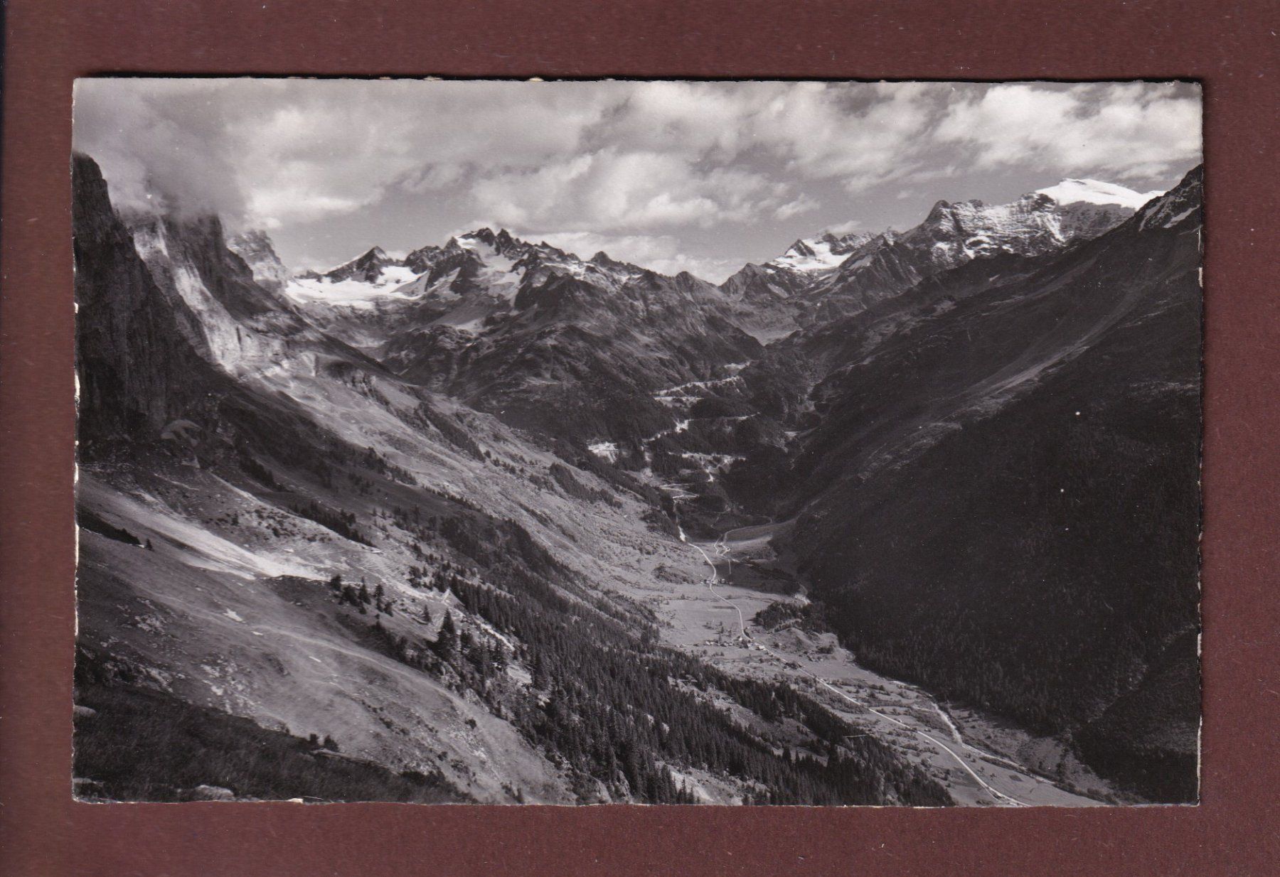 Cartoline postali: GADMEN - Wendengletscher - Sustenstrasse – Usato da Pully venduto da nicecards