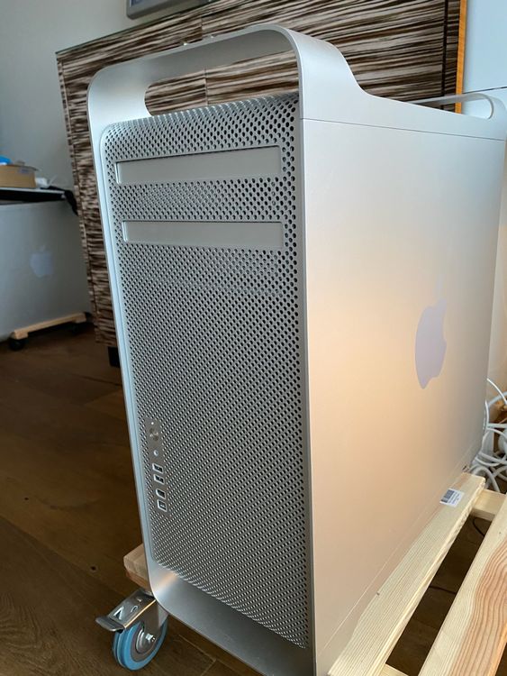 Mac Pro 3.1 2x 2.8 GHz XEON QuadCore mit Cinema Display 20
