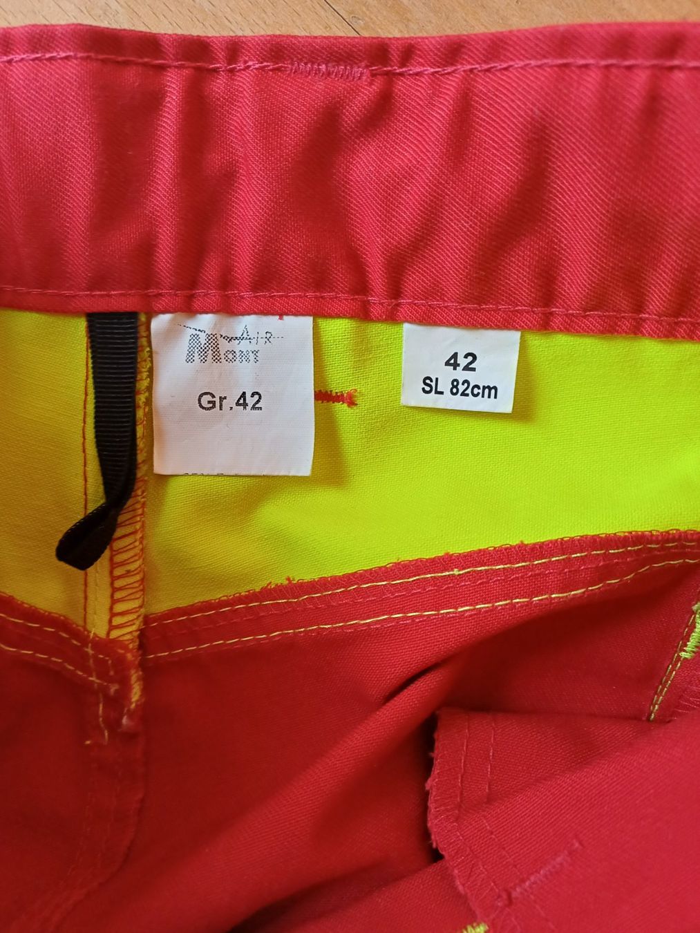 Hosen: Arbeitshose Rot/Warnschutz Gr. CH 42 – Gebraucht aus Oberegg von jan_zq6j 2