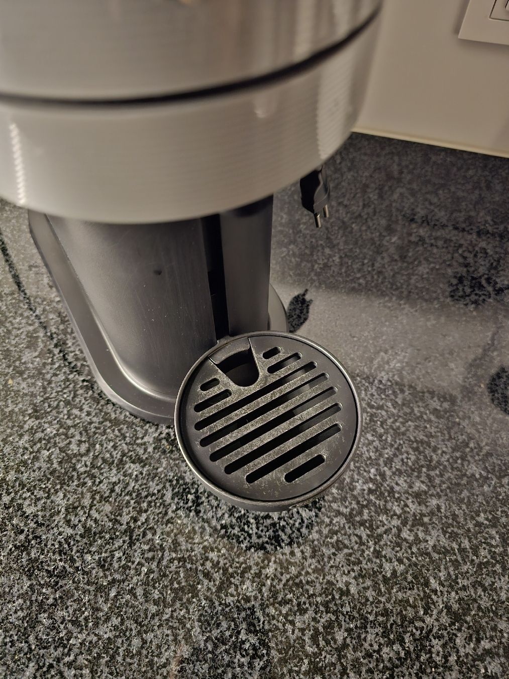 Nespresso Macchine per caffè & Macchine per espresso: Nespresso Kaffeemaschine Vertuo next – Usato da Zürich venduto da sla_8krg 2