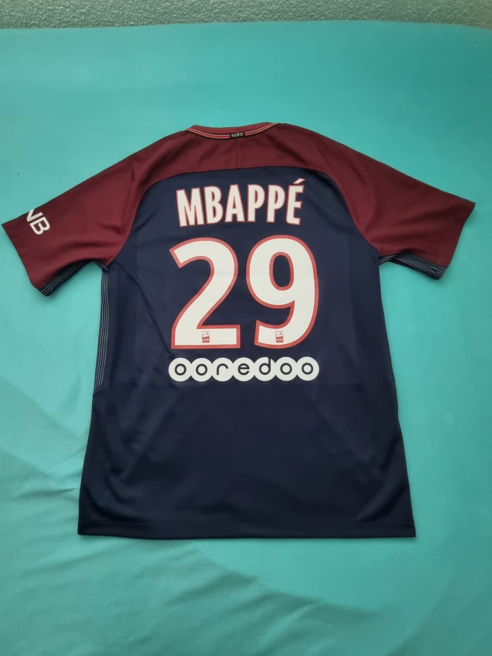 Leibchen & Hosen: Kylian Mbappe / PSG Heimtrikot 2017-2018 – Gebraucht aus Suhr von SariLacivert1907 1