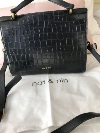 Nat und Nin Handtasche schwarz golden