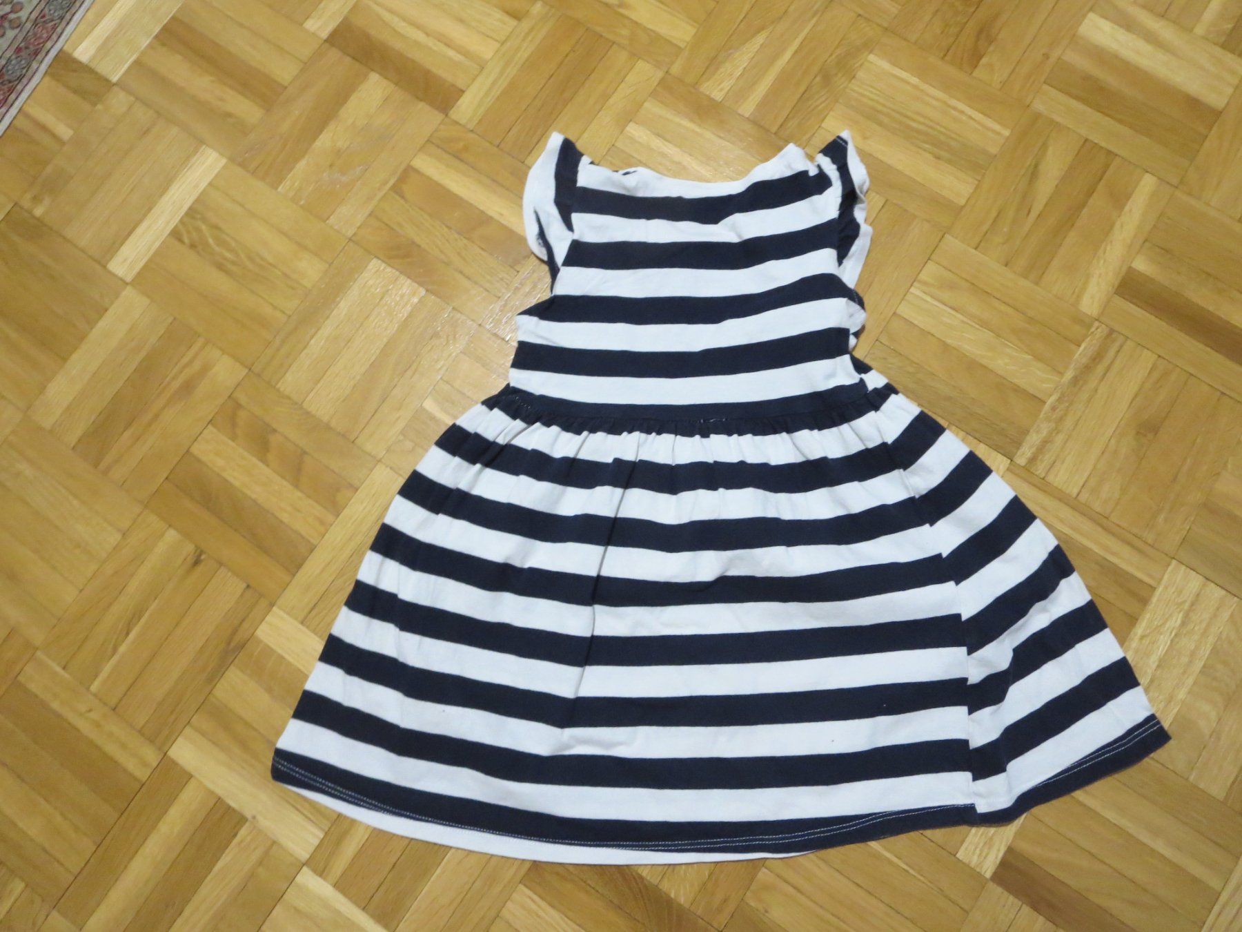 H&M Vestiti & Gonne: Mädchen Kleid /Gr. 96/104 – Usato da Wallisellen venduto da Arvenstube 3