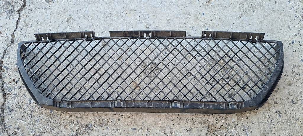 Tutti pezzi di ricambio auto: Grille pare choc BMW M3 E46 – Usato da Corseaux venduto da zaballos