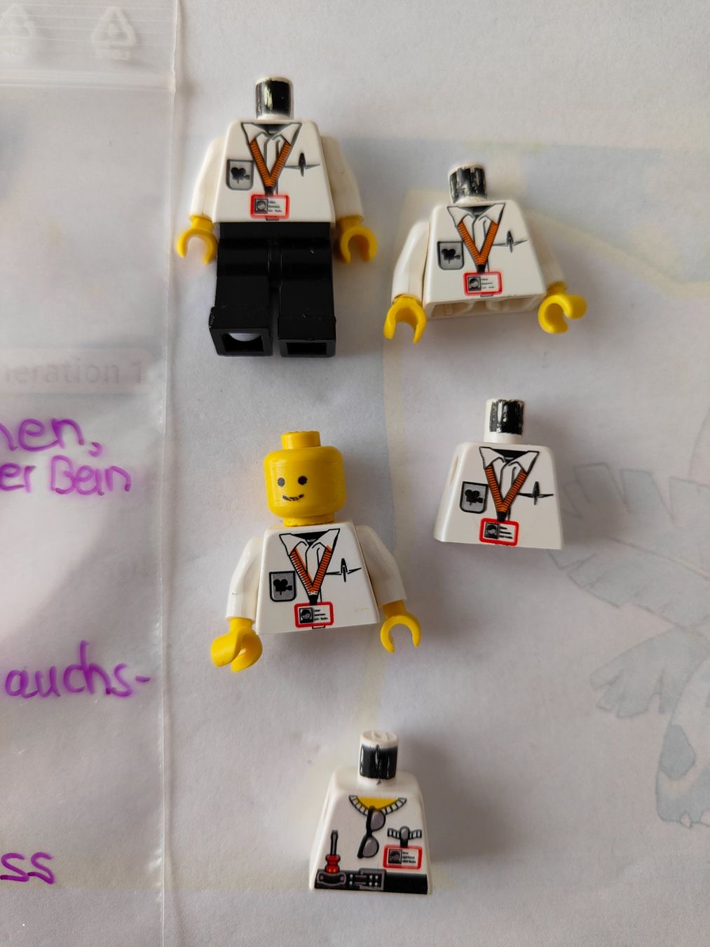 Lego Kit di costruzioni: Legofigurenteile  gemäss Bildern, Thema Studio  /E01 – Usato da St. Gallen venduto da Bisaknosp 1