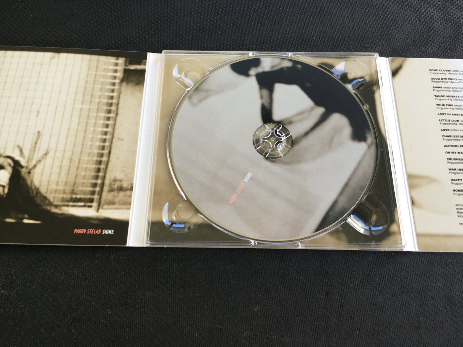 CDs: Parov Stelar - Shine -CD- – Gebraucht aus St.Gallen von MedienJoe 1