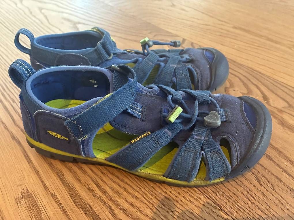 Scarpe per ragazzi: Keen Sandalen Gr. 34/35 – Usato da Winterthur venduto da Rawille