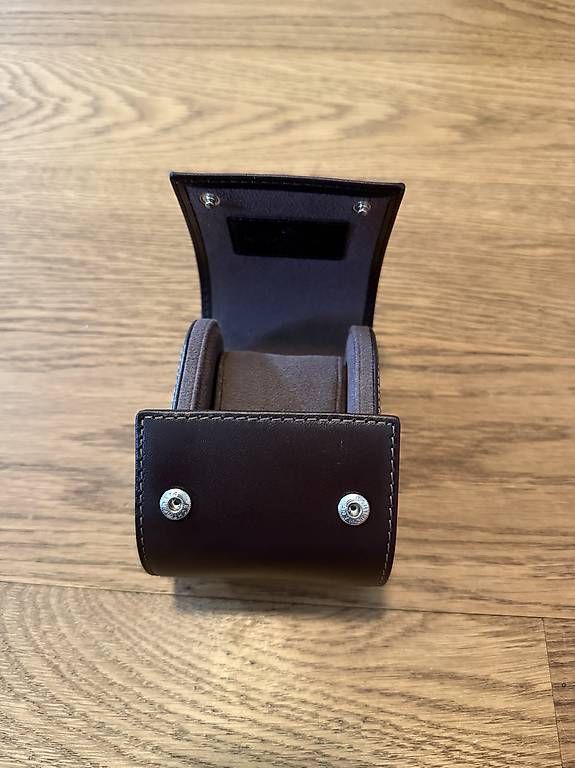 Scatole porta orologi: Patek Philippe Uhren Box / Travel Pouch – Usato da Luzern venduto da Pascalito17 1