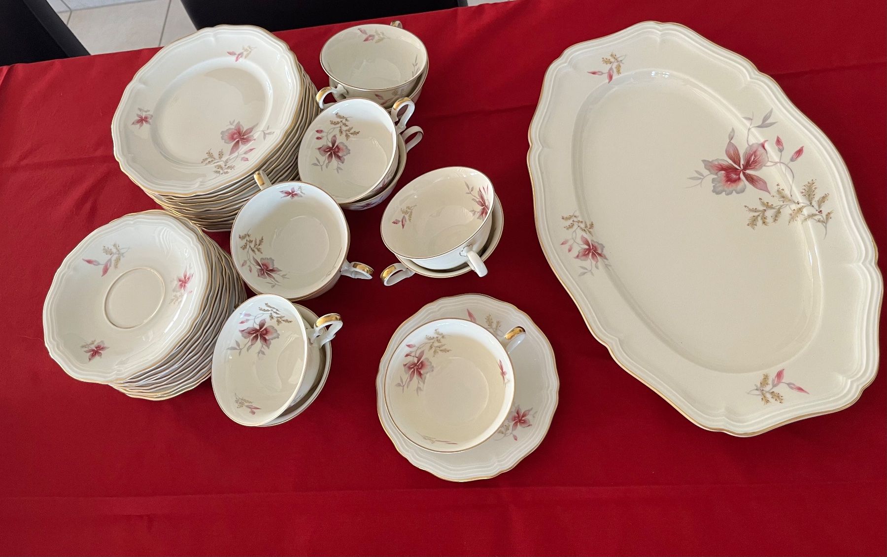 Rosenthal Set di piatti: Teegeschirr Rosenthal – Usato da Roeschenz venduto da Little5