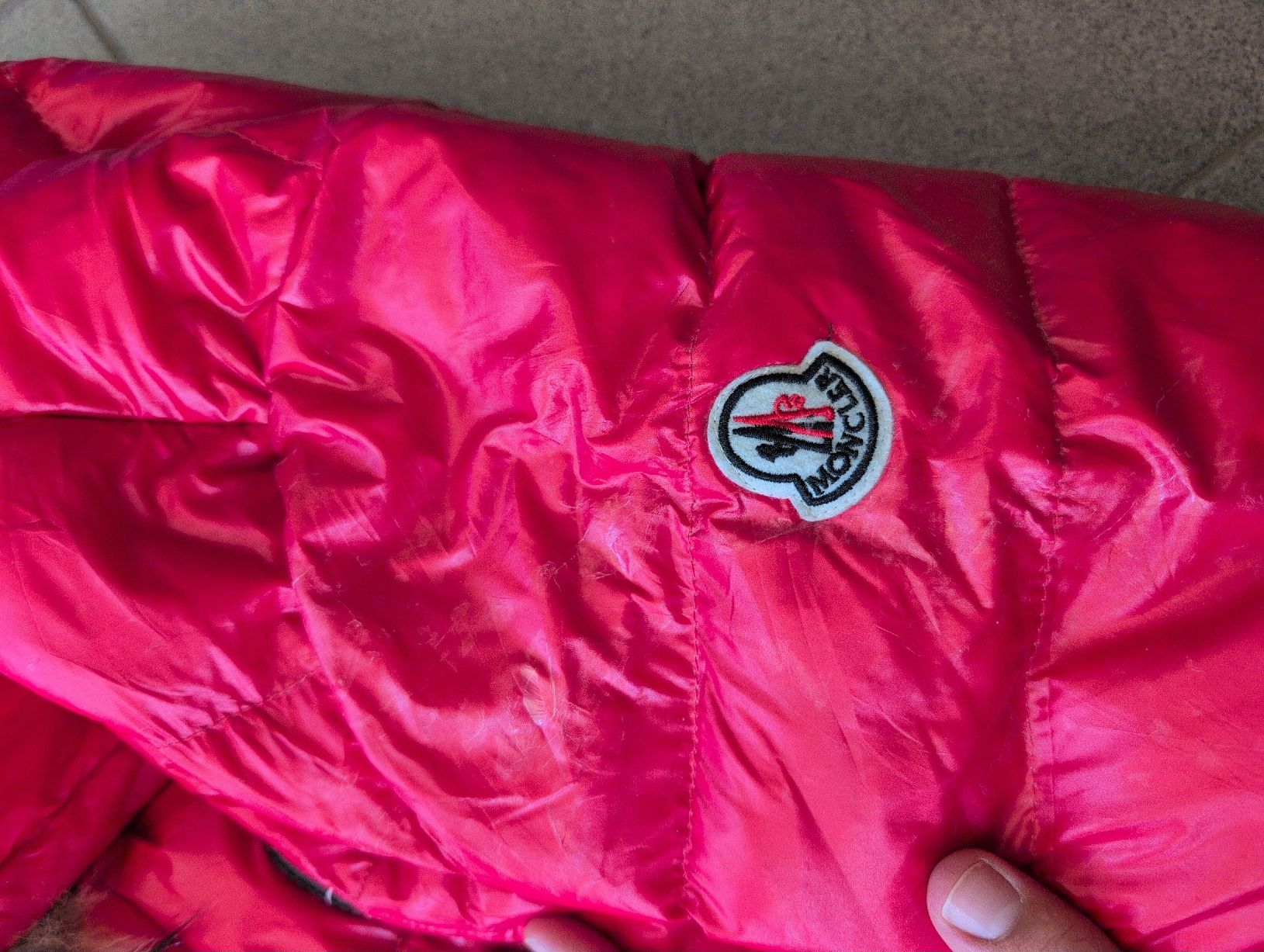 Moncler Mäntel: Moncler Mantel Grösse 3 rot mit Flecken – Gebraucht aus Rueun von nic_rmc6 2