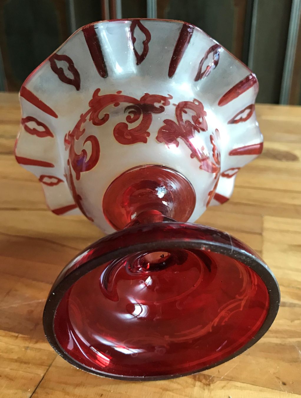 Gläser: Antikes Glas Kelchform rot weiss – Gebraucht aus Rorschacherberg von snOOpydOg11 2