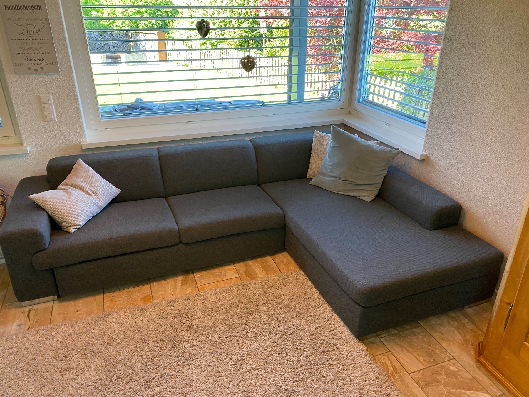Divani: Gepflegtes, gebrauchtes Ecksofa – Usato da Elgg venduto da GetandDrive8353