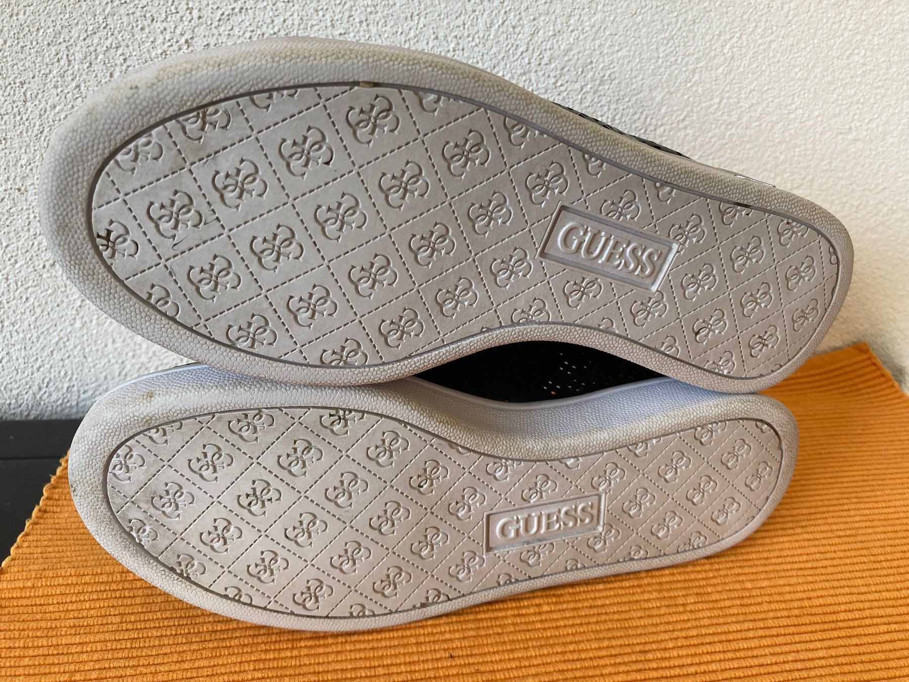 Guess Scarpe da donna: Schuhe von Guess – Usato da Bettlach venduto da Valgoy 5