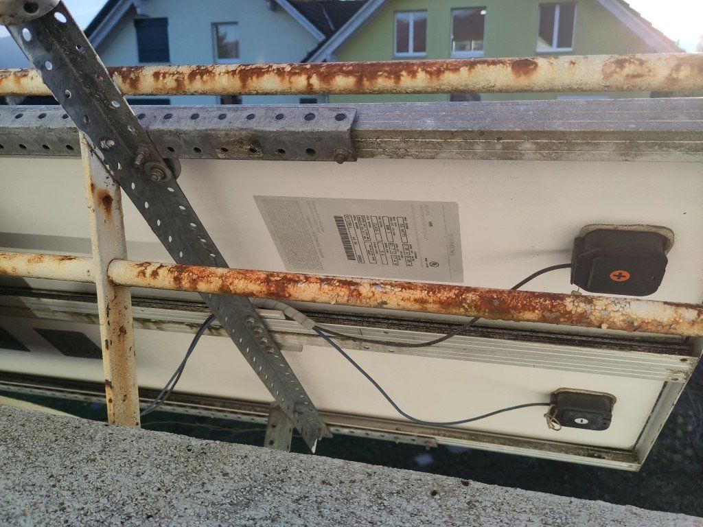 Dispositivi a energia solare: PV Solar Anlage Balkon – Usato da Wettingen venduto da Nirula33 1