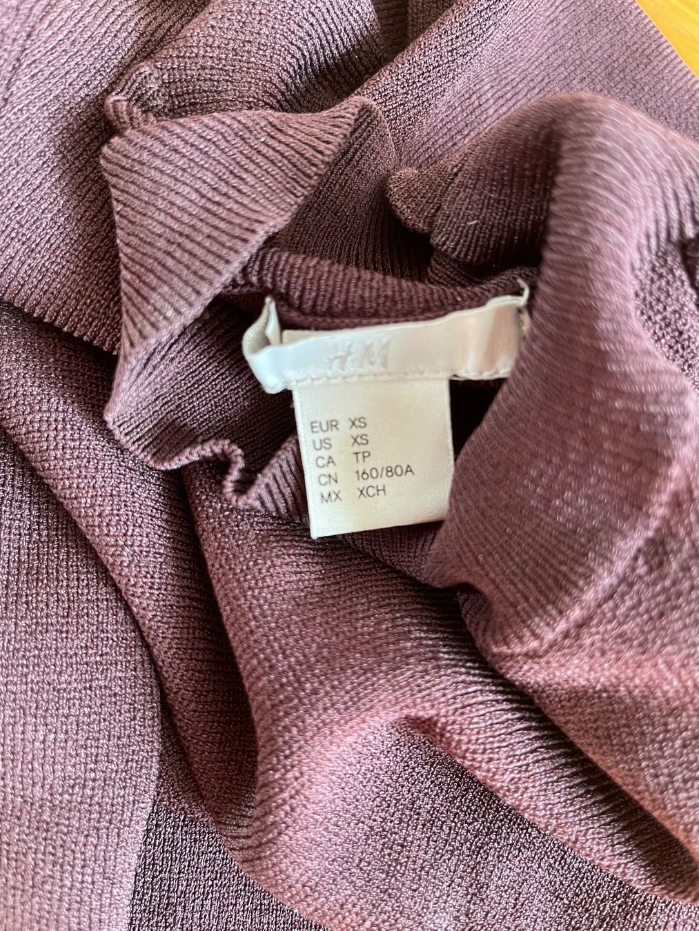 H&M Top: Haut à manches bouffantes H&M – Usato da Sion venduto da edelweissse 2