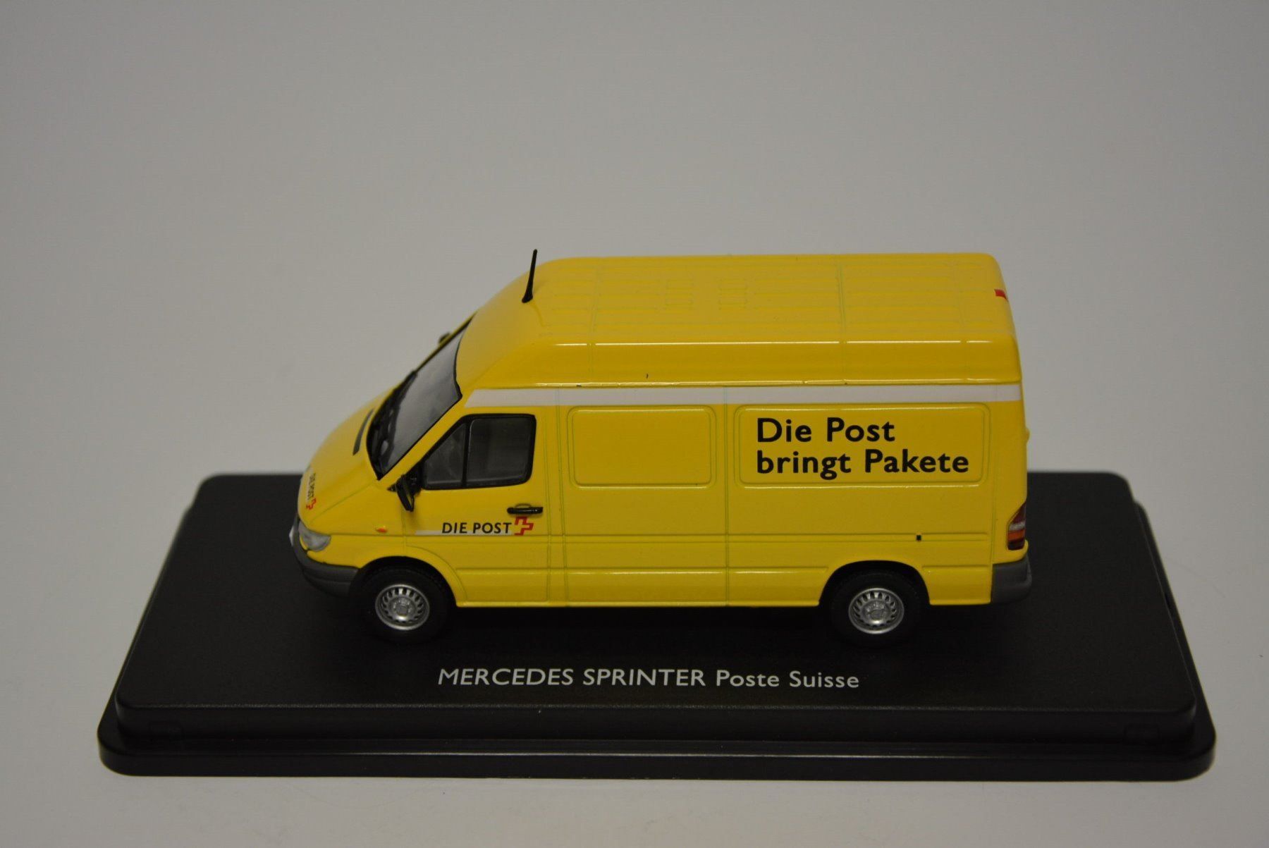Mercedes-Benz Modellini d'auto: Mercedes Sprinter Poste Suisse , 1:43 – Nuovo e nell'imballaggio originale da Goldach venduto da Feivel9 1