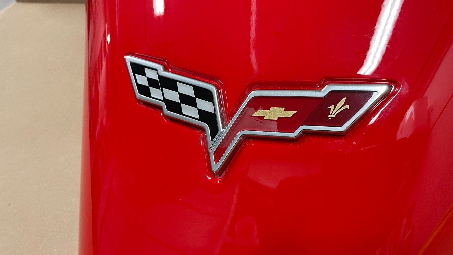 Chevrolet Accessori per altri veicoli: Chevrolet Corvette C6 Waterfall Convertible – Usato da Spreitenbach venduto da Hemilex 1