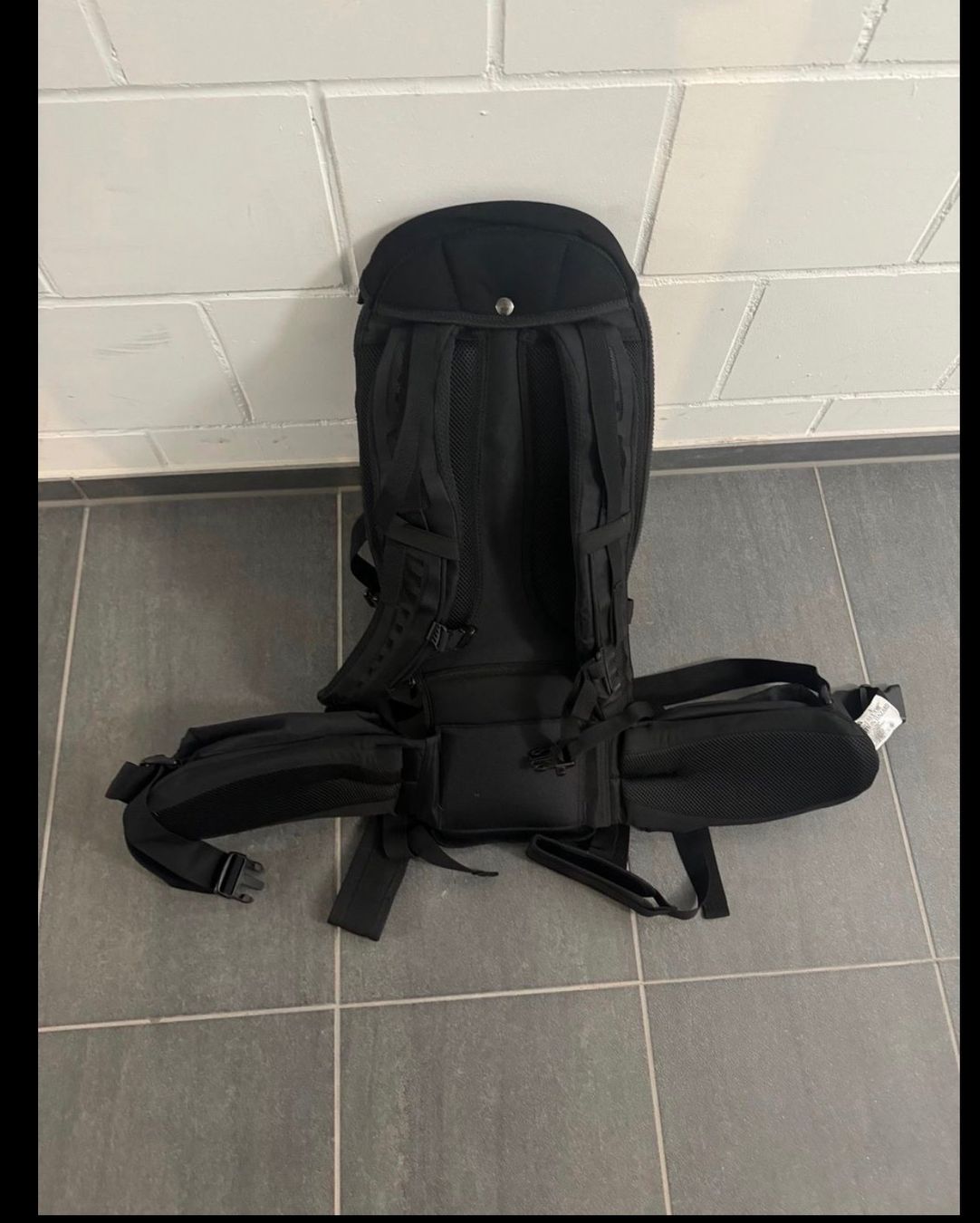Porte-bébés ventraux & dorsaux: Kindertrage / Kindertragerucksack Freeloader – Neuf (Voir description) à Bern par mag_w7db 1