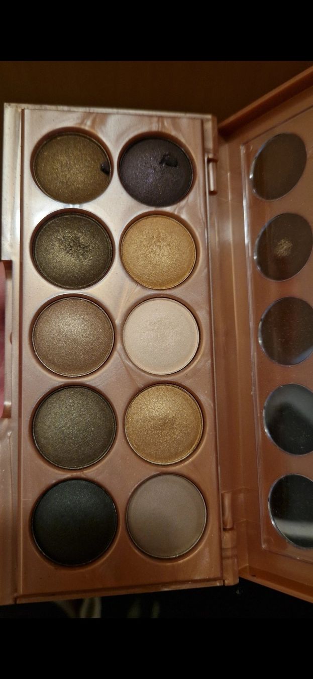 Maquillage: Lidschatten – D'occasion à Bubendorf par ang_b829