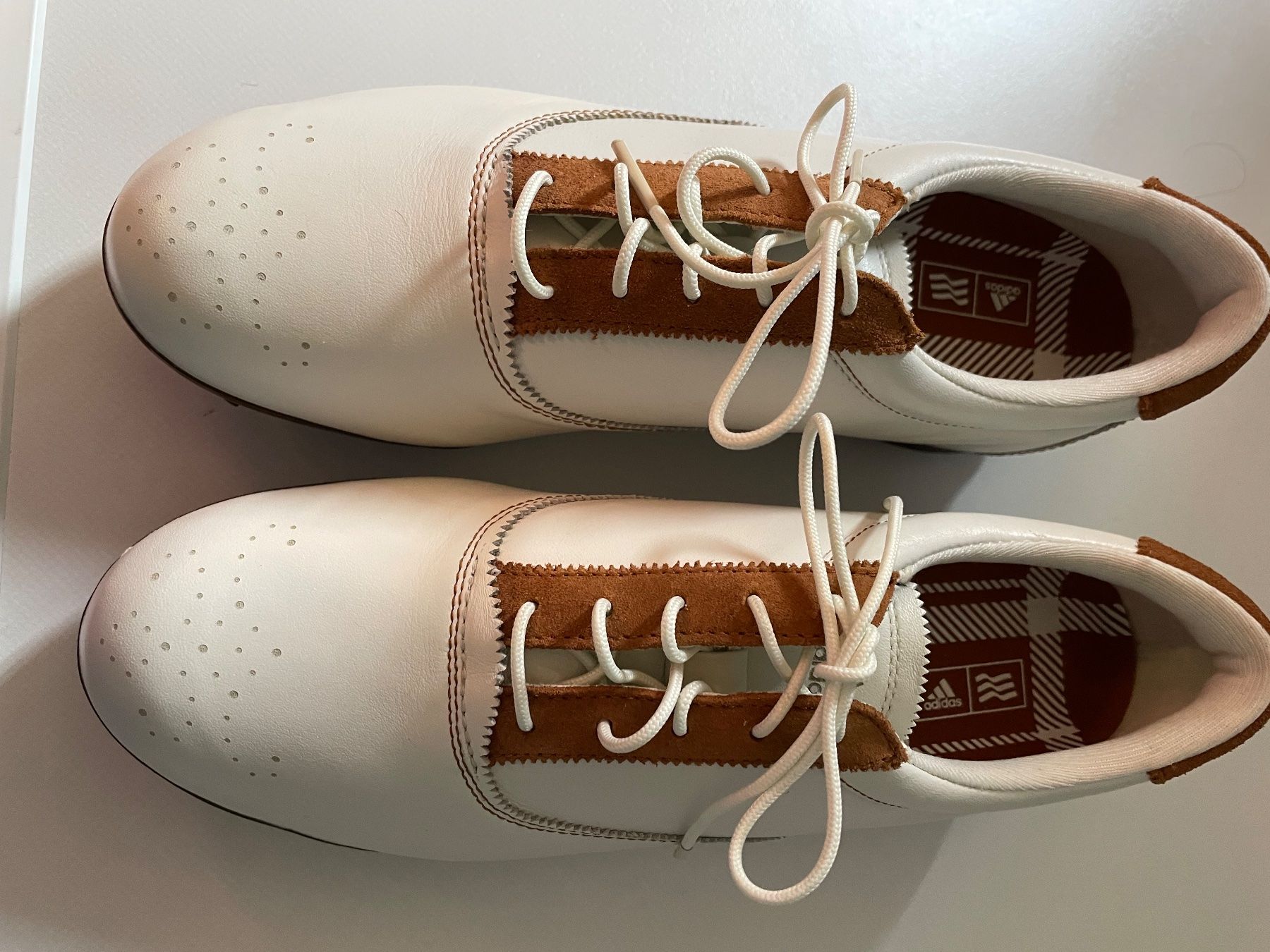 Adidas Damenschuhe: Adidas Golfschuh US Gr. 8.5 NEU – Neu (gemäss Beschreibung) aus Pfäffikon ZH von Margot1 1