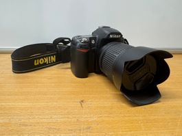 Nikon D80 DSLR Komplettset mit 18-135mm Objektiv, Akku&Ladeg