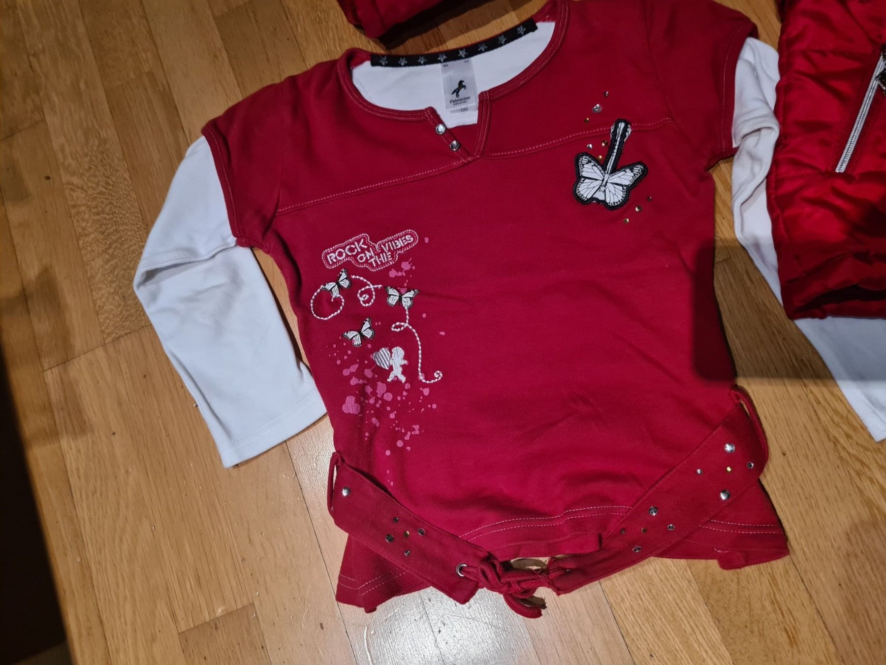 Lotti & Set di vestiti: Obermega cooles ,wunderschönes Jäckli mit 2 Oberteilen – Usato da Ferden venduto da jemyce 2