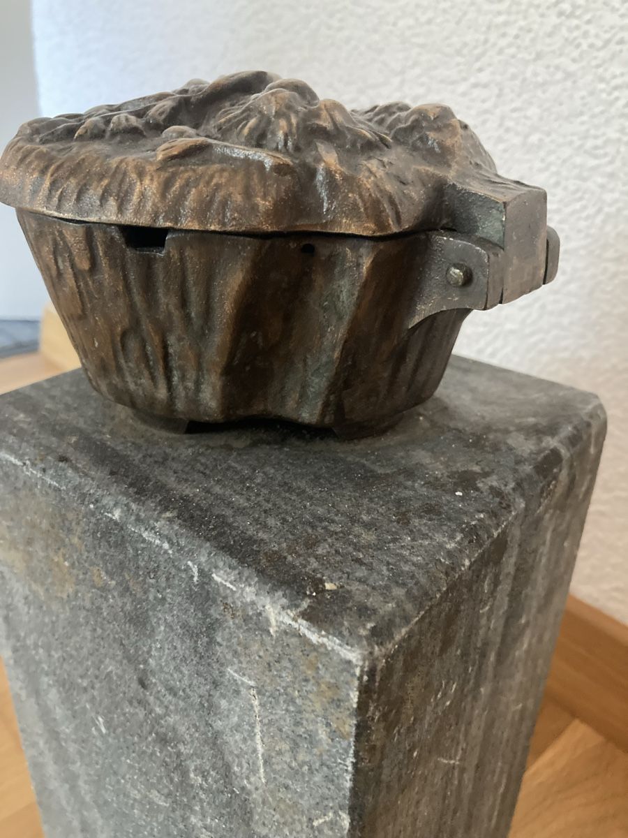 Sculture & Statue: Weihwasser Behälter mit Granitstein – Usato da Staad SG venduto da gab_7dr9 7
