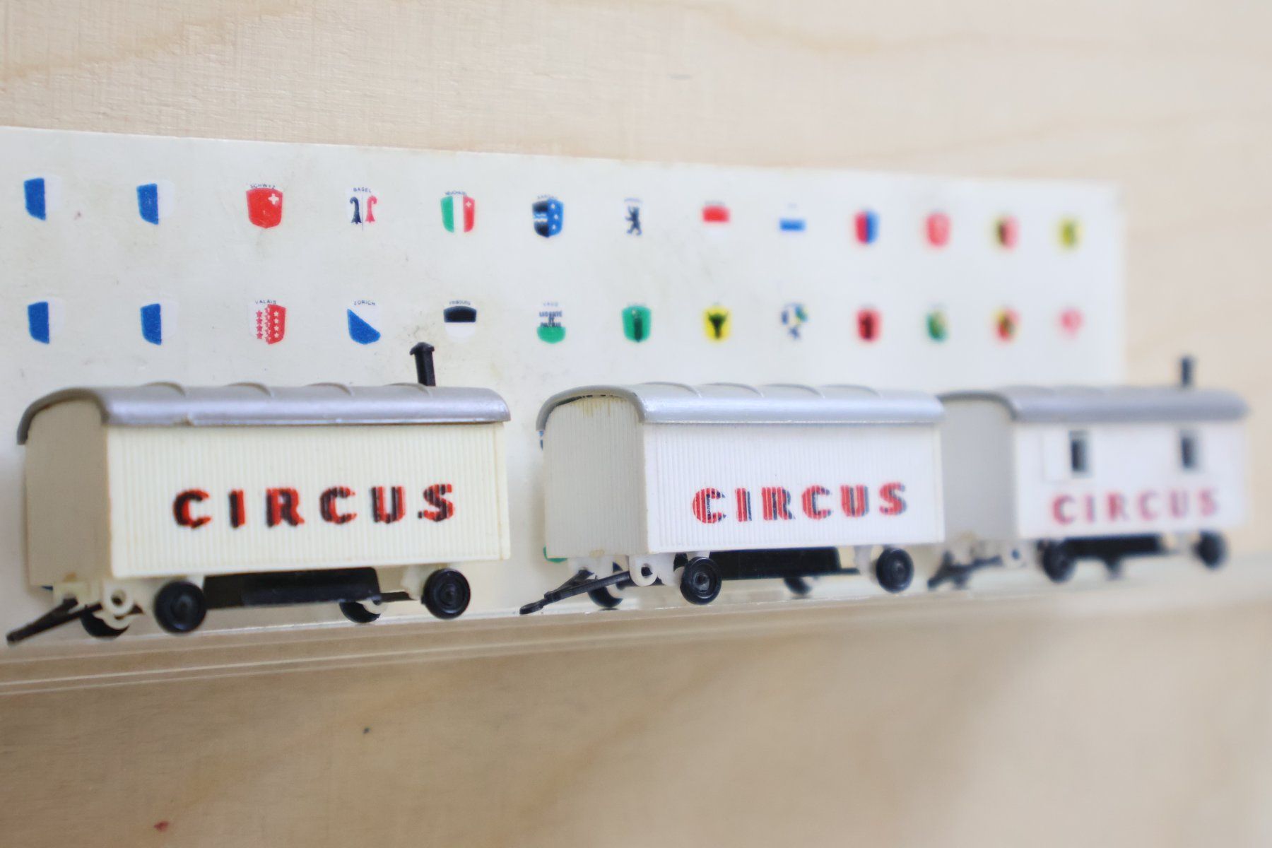 Modelleisenbahnen: Lichtsignal, Zirkus Set, Container & Figuren Set - Spur N – Gebraucht aus Winterthur von Monstera 6
