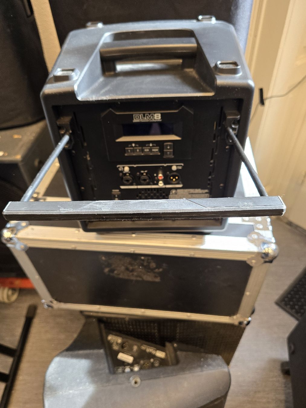 Mackie Casse acustiche: Mackie DLM8 Active PA Speaker 2000W 1 Stuck – Usato da Zürich venduto da Roy-Events-Zurich 3