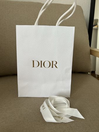 Small Christian Dior paper bag 26 x 18 cm