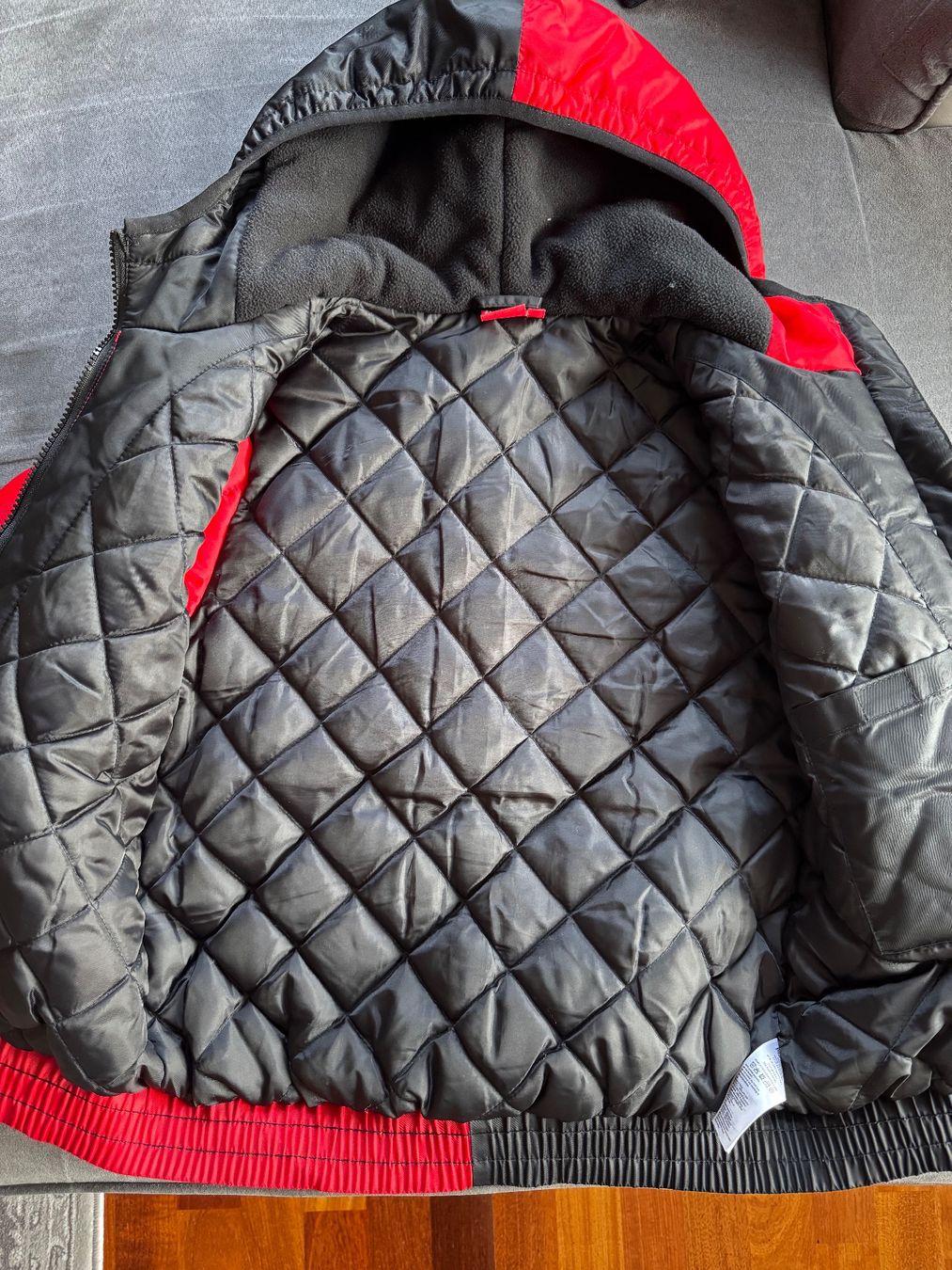 Decathlon Giacche & Cappotti: 2 Jugendliche Winterjacken Gr. 133-140 – Usato da Zürich venduto da iry_9mbn 7