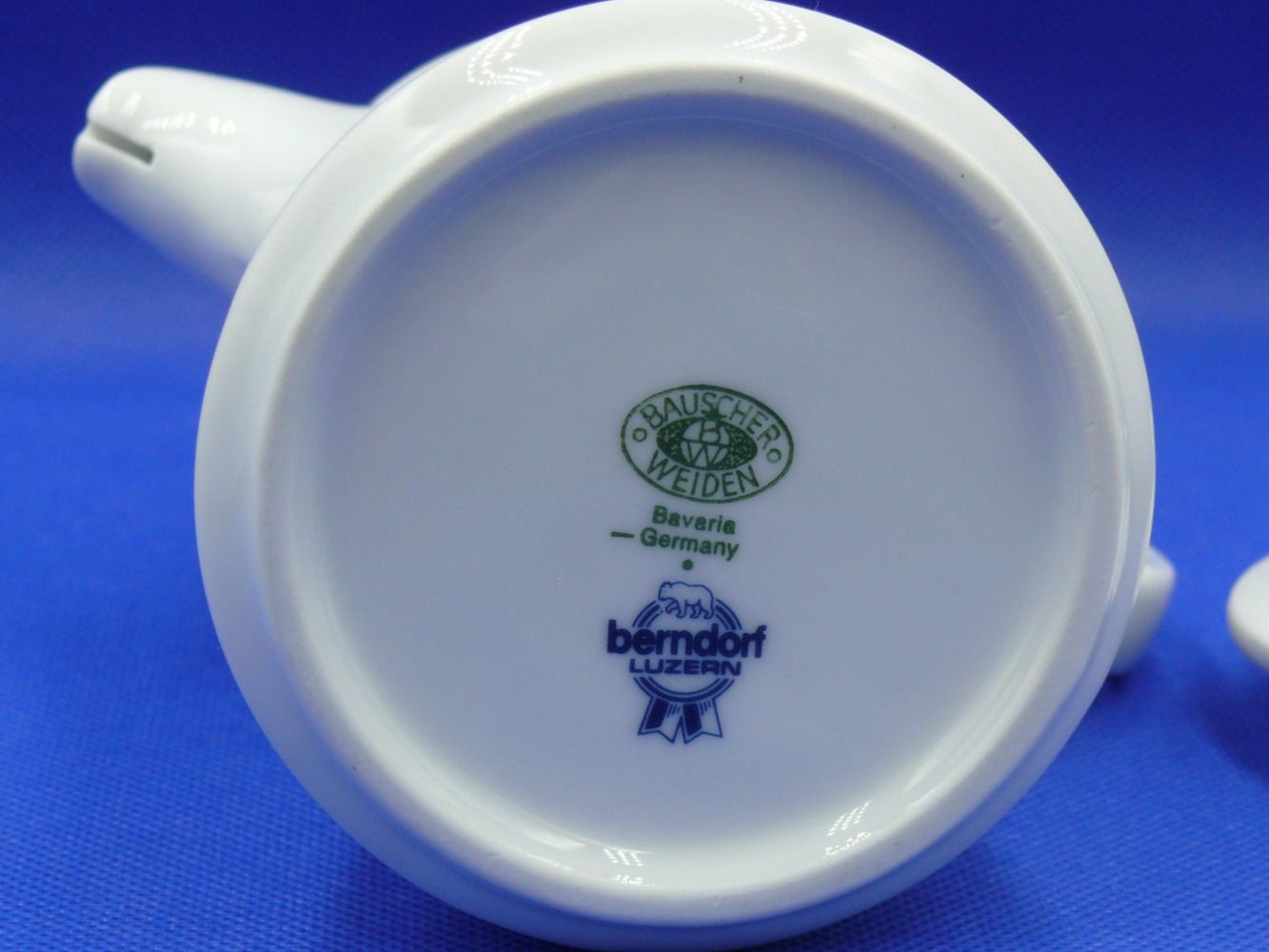 Teiere: Kaffeekanne Höhe 11.4 cm – Nuovo (secondo la descrizione) da Schwarzenburg venduto da Unterwahlern 2