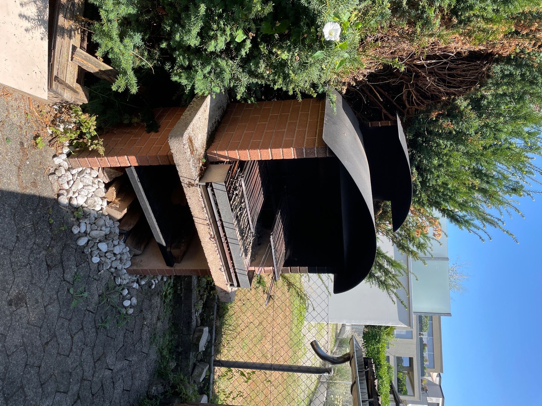 Grills: Chemineé/Grill mit Grillrost und Holzlagerplatz – Gebraucht aus Jona von Eberhard02