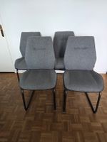 Vier Stühle, Preis für alle zusammen
