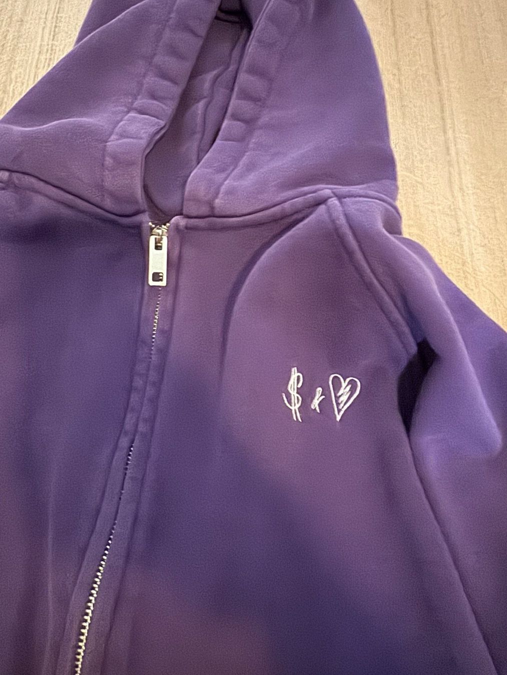 Pullover & Sweatshirts: BASIC Purple ZIP-HOODIE Dollars and Isyans – Gebraucht aus Meierskappel von kev_nn8q 3