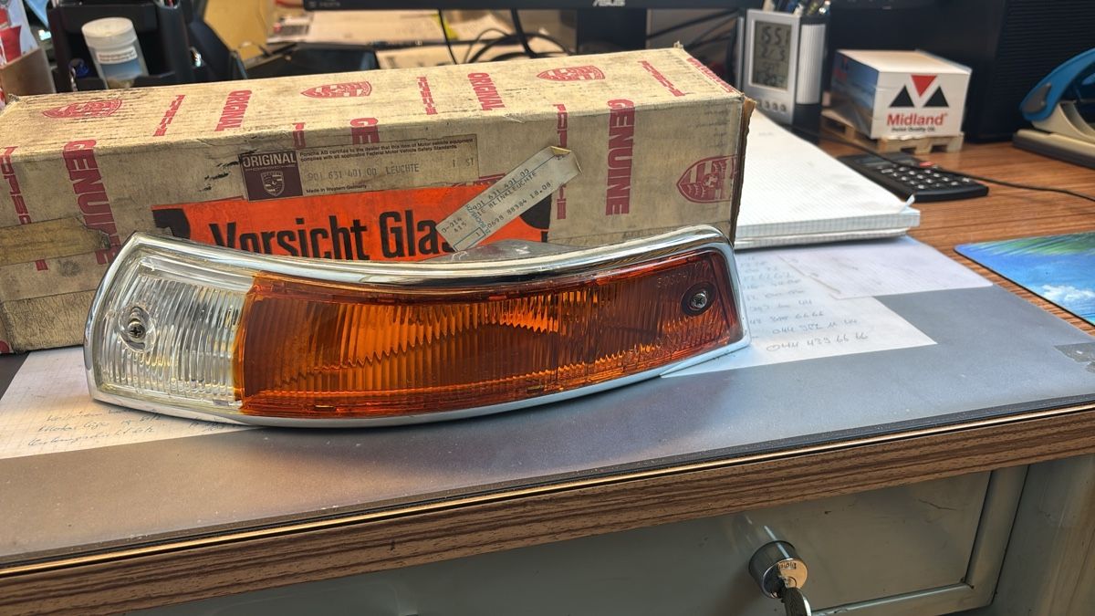 Porsche Tutti pezzi di ricambio auto: Original Blinkerglas Porsche 911/912 – Nuovo e nell'imballaggio originale da Zollikon venduto da 19Kevin04