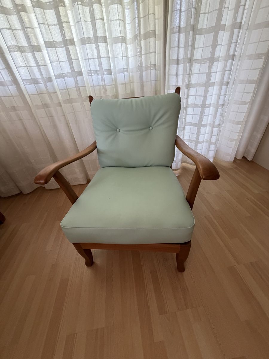 Poltrone: Retro Sessel Holz mit türkis Polstern – Usato da Aeschi b. Spiez venduto da fux_l5vd