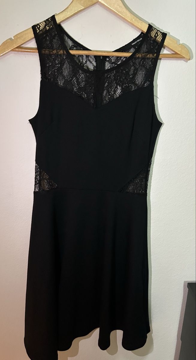 Tally Weijl Kleider: Kurzes Kleid mit Spitze – Gebraucht aus Zürich von mar_jxh9
