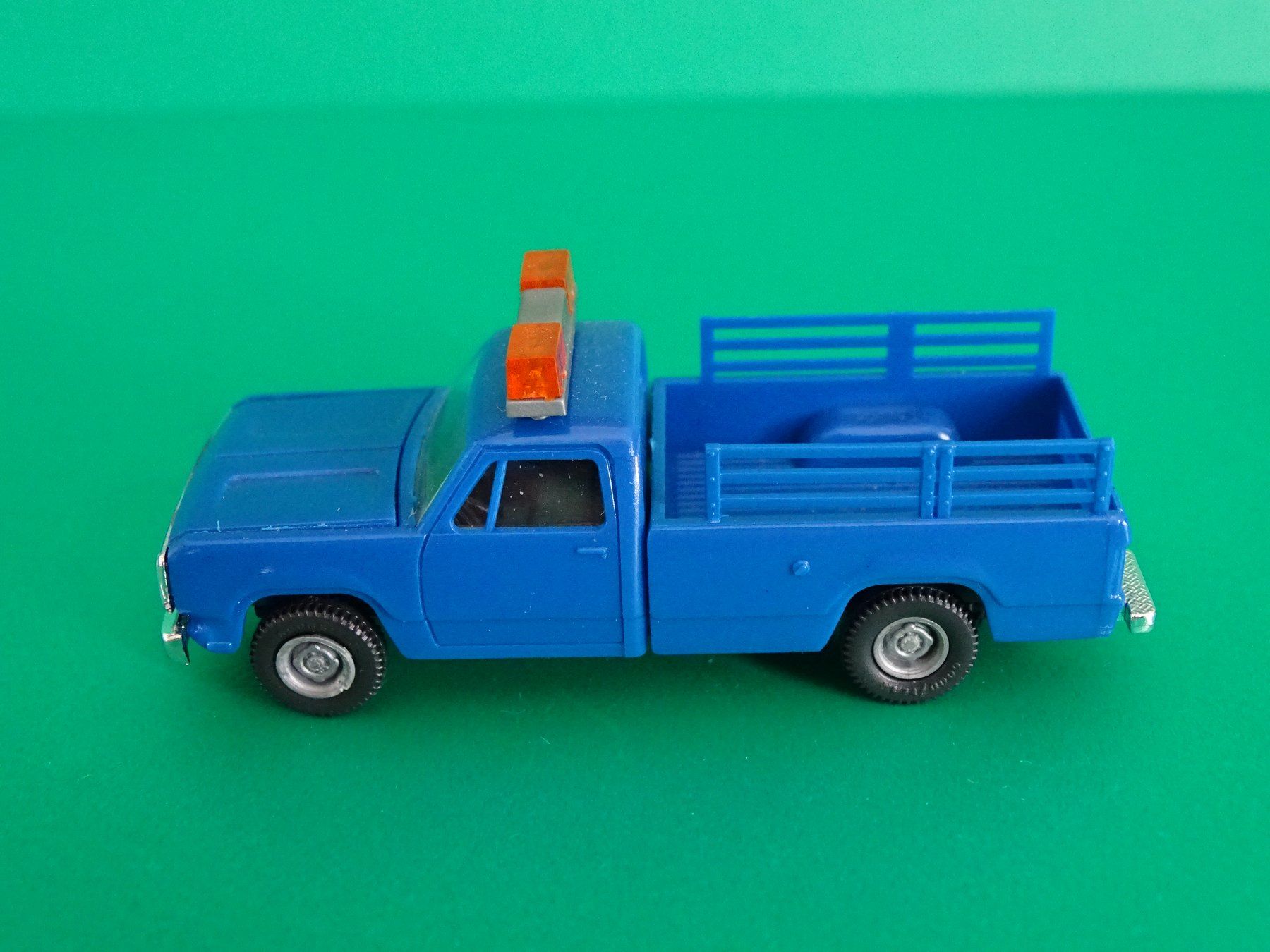 Dodge Modellautos: Dodge Pick Up von Roco 1/87 – Gebraucht aus Bretzwil von  2