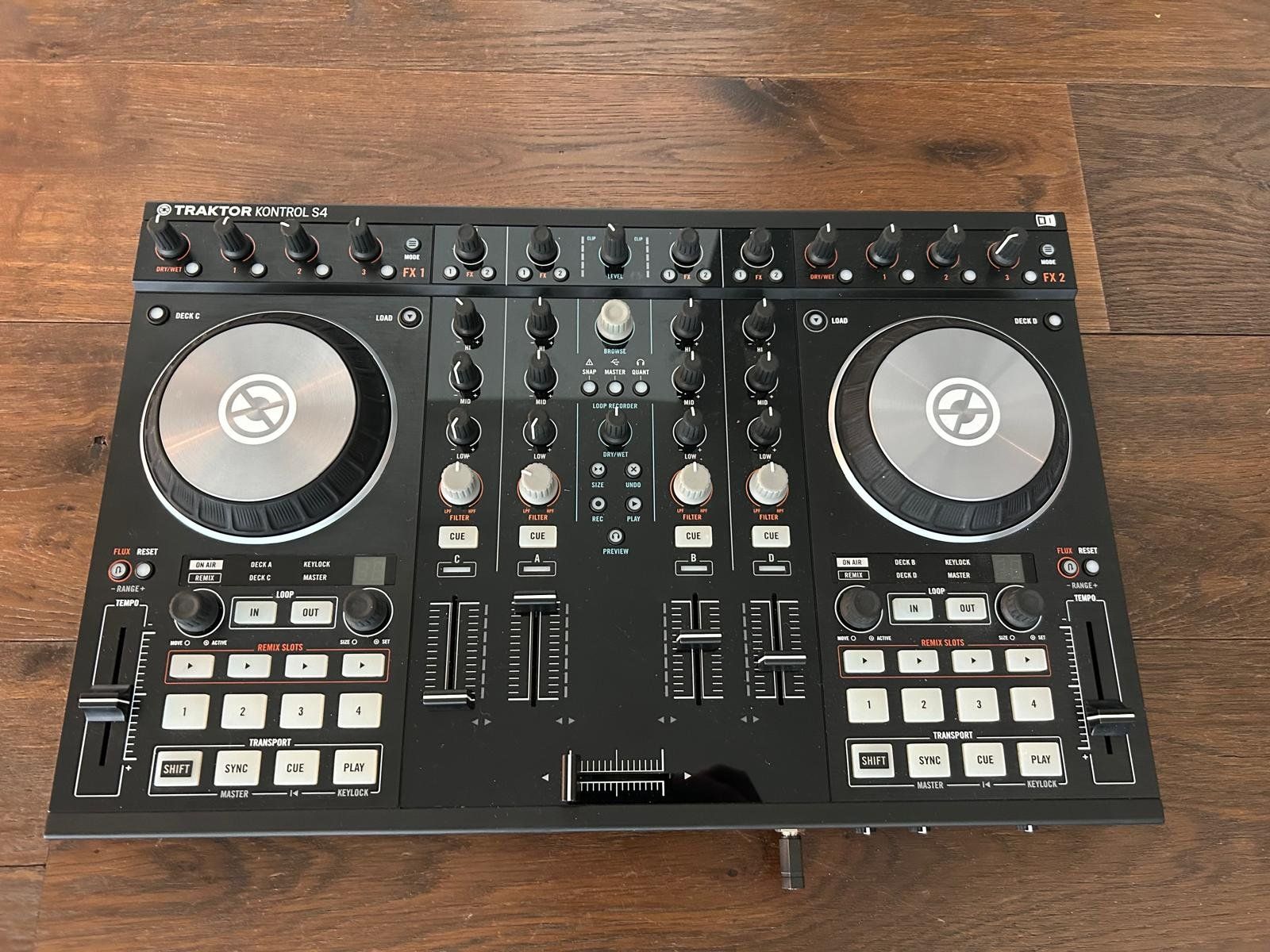 Traktor Console di mixaggio: Native Instruments Traktor Kontrol S4 MK2 – Usato da Herrliberg venduto da sel_kxy2
