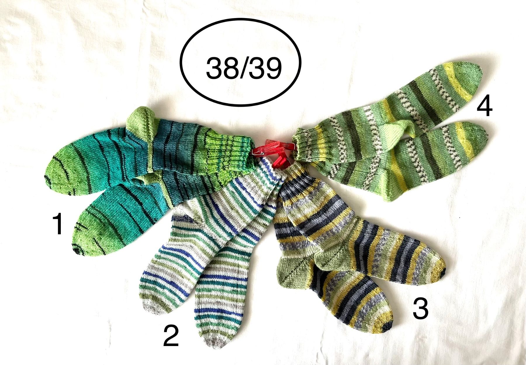 Chaussettes: handgestrickte Wollsocken, 38/39 – Neuf avec emballage d'origine à Engelburg par rautibus