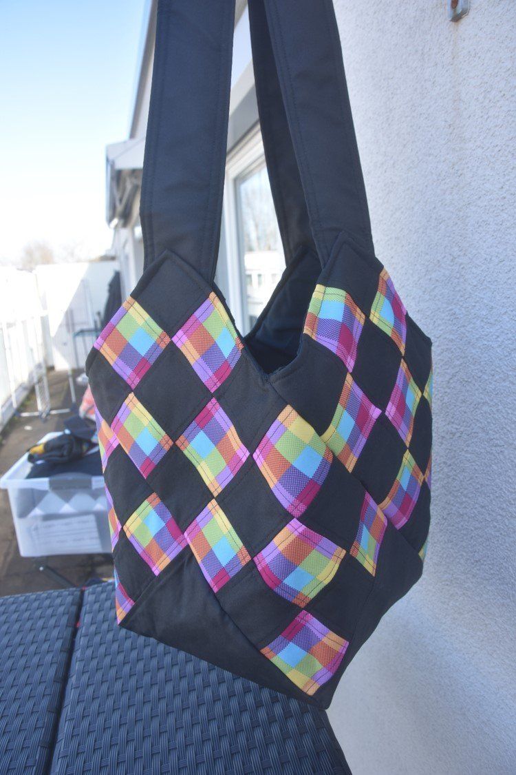 Taschen: Shopper Patchwork Tasche mit Wasserabw. Stoff mit Täschchen – Neu (gemäss Beschreibung) aus St. Gallen von Elmarotto 4